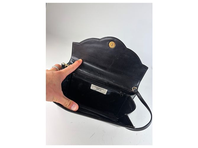 Vintage Givenchy Leder Abendtasche Schwarz Goldener Verschluss - Ansicht 3
