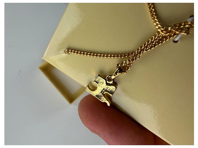 Collana vintage con logo Courreges in metallo dorato D'oro - vista 4