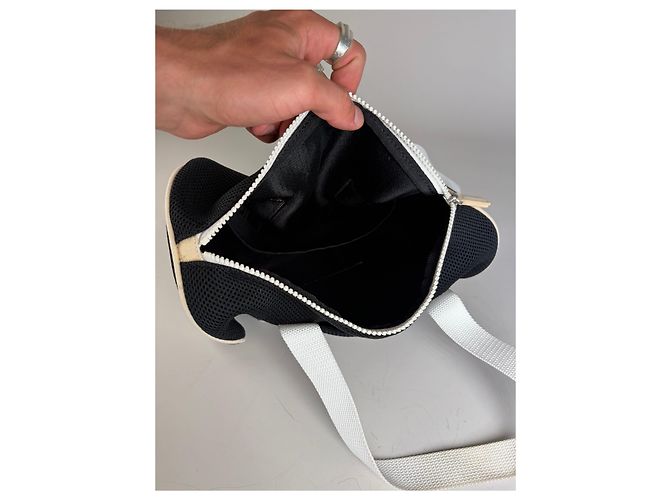 Tote Vintage Courreges in mesh con bordi in pelle Nero Bianco - vista 3