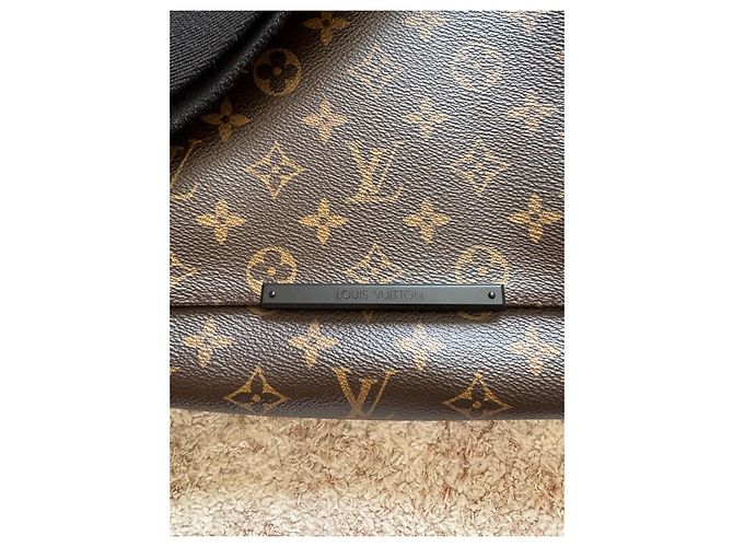 Louis Vuitton Borsa Messenger District PM Monogram Marrone Monogramma - view 2