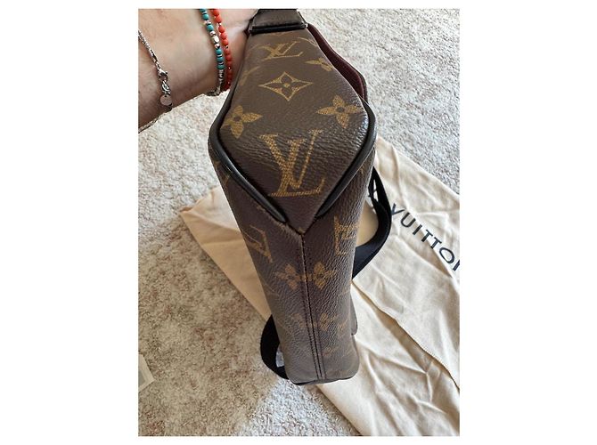Louis Vuitton Borsa Messenger District PM Monogram Marrone Monogramma - view 8