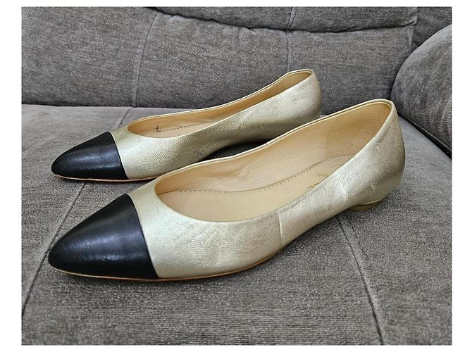 Ballerine Chanel bicolore con punta a contrasto Nero D'oro - vista 5