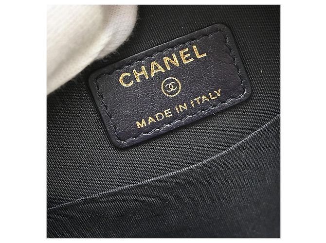 Chanel 19 Round Clutch mit Kette aus gestepptem Tweed Lila - Ansicht 4
