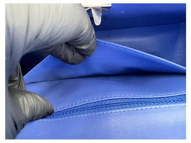 Sac à bandoulière Chanel Mini Matelassé en bleu - vue 12