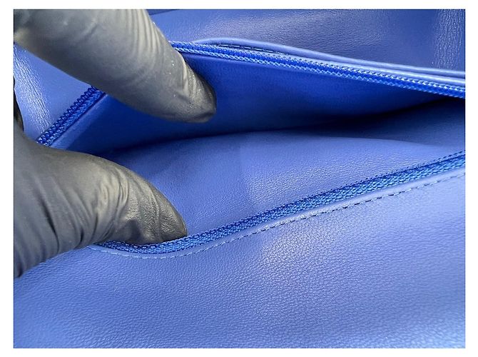 Sac à bandoulière Chanel Mini Matelassé en bleu - vue 13