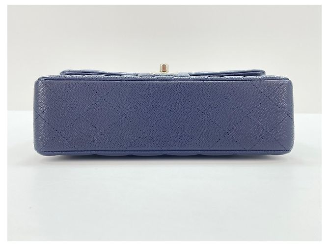 Chanel Matelassé Schultertasche Marineblau - Ansicht 5