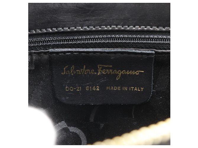 Borsa a tracolla in pelle di vitello nera Salvatore Ferragamo Nero - vista 16