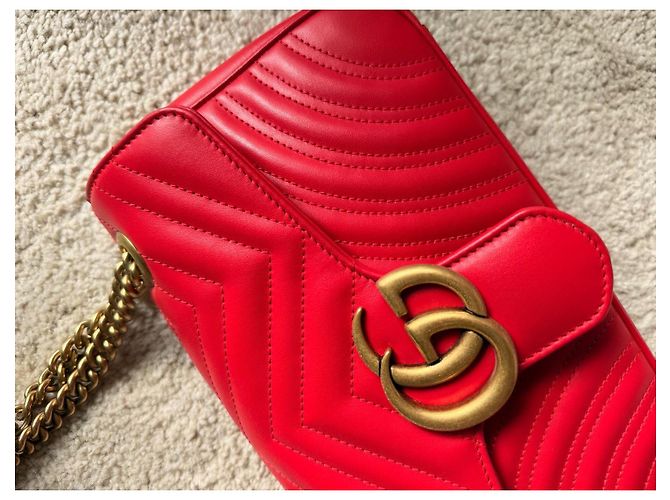 Gucci Marmont Piccola Borsa a Tracolla in Pelle Rossa Rosso - vista 2