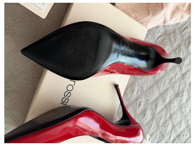 Sergio Rossi Décolleté Godiva 090 in vernice rossa - vista 3