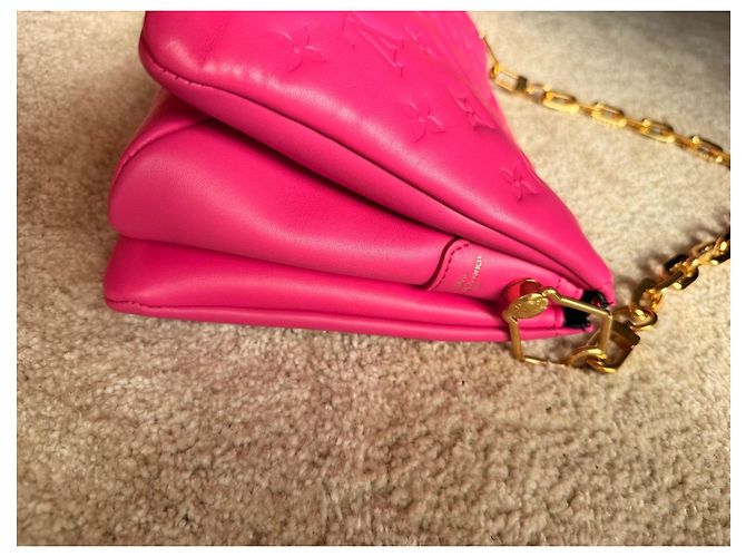 Louis Vuitton Pochette Coussin Monogram Empreinte Rosa - vista 4