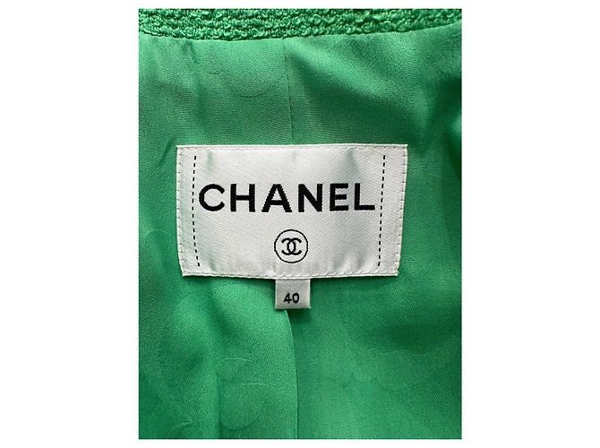 Timeless Grüne Chanel Bouclé-Jacke Cruise 2020 Look 16 Größe FR 40 Gebraucht - Ansicht 6