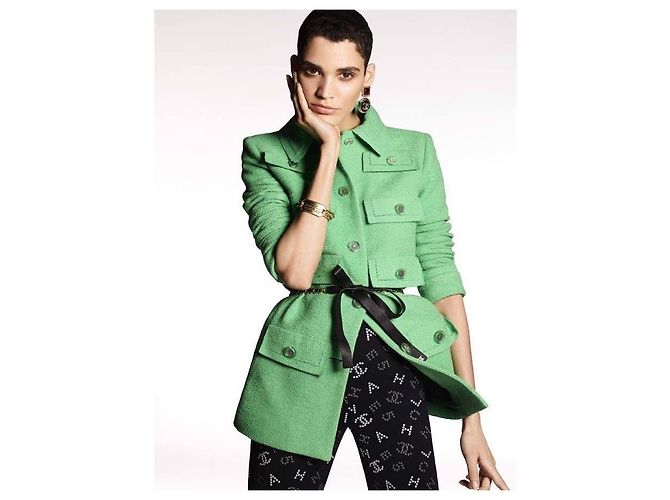 Timeless Grüne Chanel Bouclé-Jacke Cruise 2020 Look 16 Größe FR 40 Gebraucht - Ansicht 9