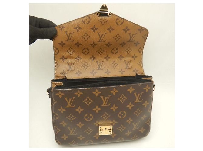 Borsa Louis Vuitton Monogram Reverse Pochette Metis MM Marrone - vista 4