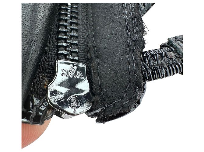Michael Kors Catia Riemchenpumps aus schwarzem Lackleder - Ansicht 16