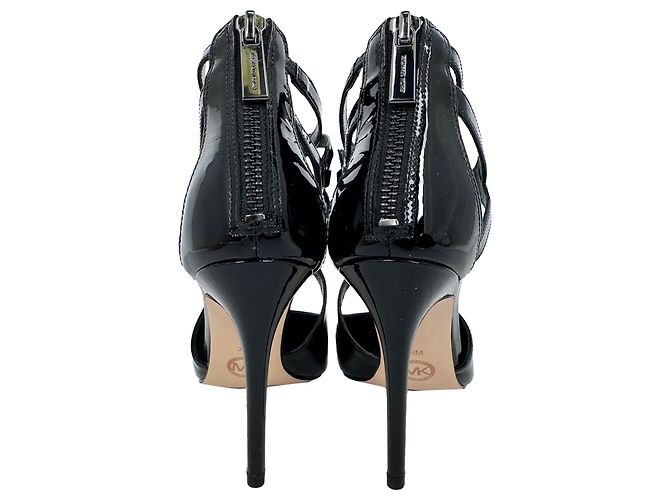 Michael Kors Catia Riemchenpumps aus schwarzem Lackleder - Ansicht 6