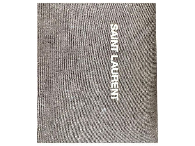 Saint Laurent Sunset Wallet on Chain aus cremefarbenem Leder mit Krokodilprägung - Ansicht 14