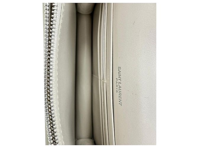Saint Laurent Sunset Wallet on Chain aus cremefarbenem Leder mit Krokodilprägung - Ansicht 9