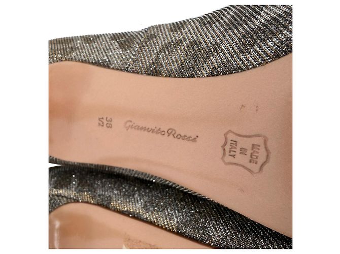 Décolleté a punta Gianvito 105 di Gianvito Rossi in glitter metallizzato oro - vista 10