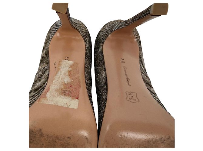Décolleté a punta Gianvito 105 di Gianvito Rossi in glitter metallizzato oro - vista 9