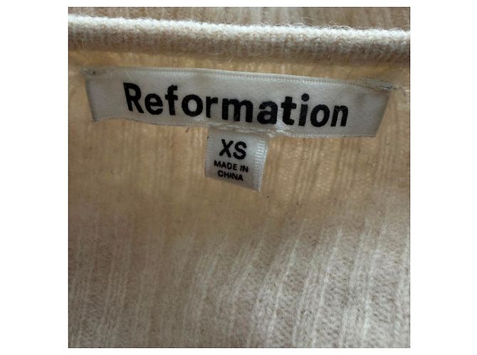 Rückenfreier Strickpullover Reformation aus beigem Kaschmir - Ansicht 4