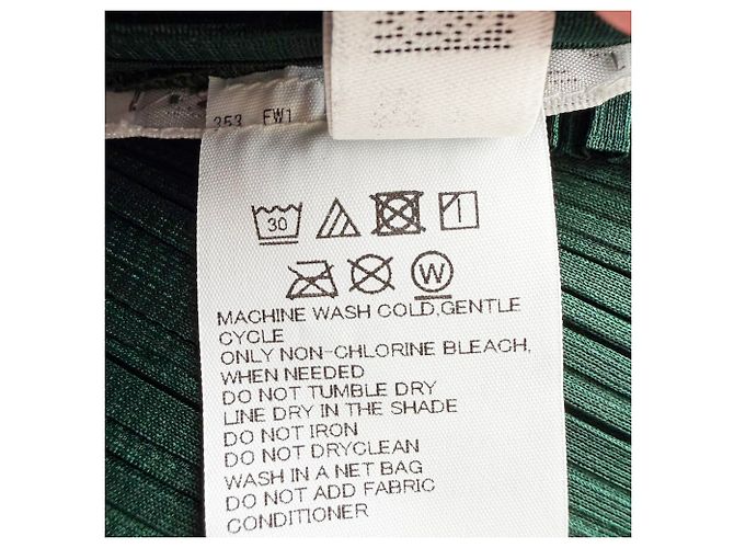 Kurzärmelige Bluse Pleats Please aus Polyester in Grün - Ansicht 2