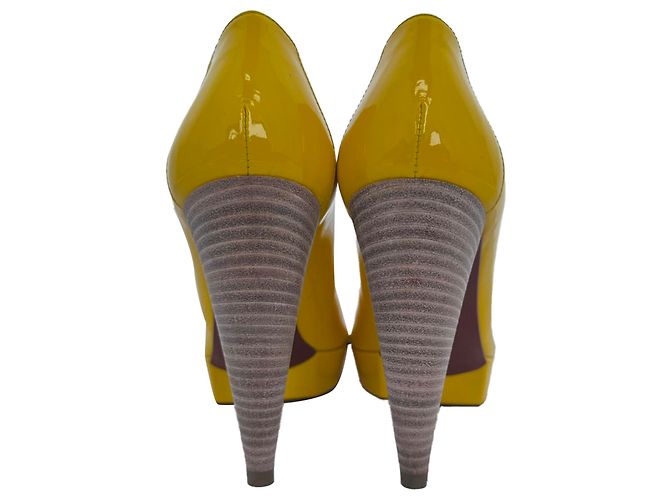 Décolleté con plateau e punta aperta Lanvin in vernice giallo - vista 6
