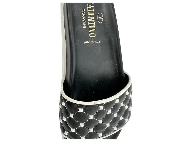 Red Valentino Sandali Rockstud Valentino Garavani in pelle nera Nero - vista 9