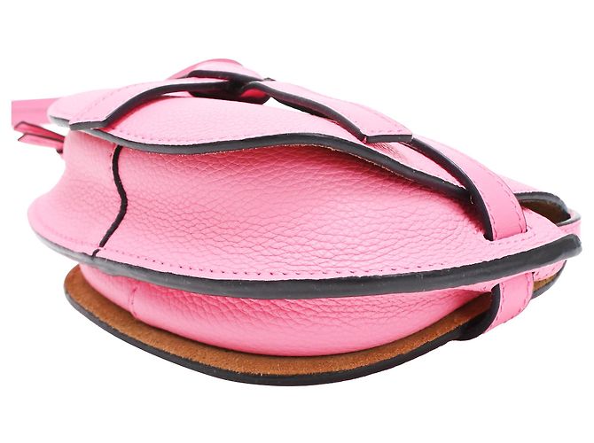 Mini Gate Crossbody Bag en piel de becerro rosa Loewe - vista 13