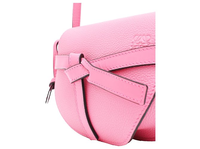 Mini Gate Crossbody Bag en piel de becerro rosa Loewe - vista 21