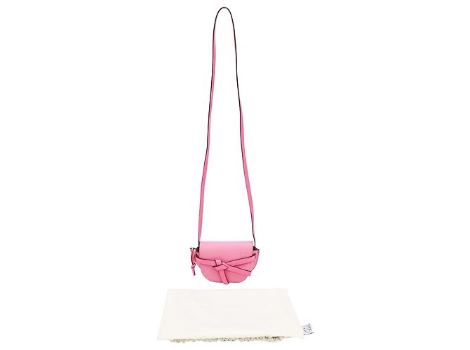 Mini Gate Crossbody Bag en piel de becerro rosa Loewe - vista 24