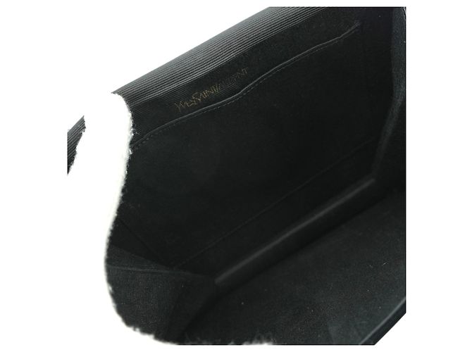 Yves Saint Laurent Borsa a tracolla da sera in velluto nero con croce dorata - vista 5