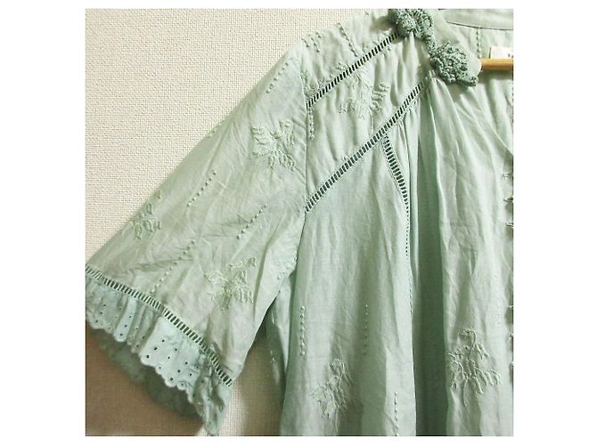 Autre Marque Ingeborg Langkleid mit Maiglöckchen-Stickerei Grün - Ansicht 4