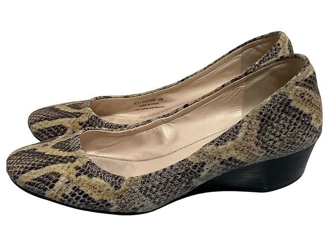 Autre Marque Décolleté con zeppa Cole Haan SADIE WEDGE Snake Wedge Pumps - vista 6