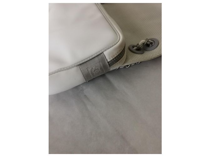 Chanel Borsa Flap in tessuto bianco con camelia Rosso - vista 10