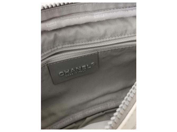 Chanel Borsa Flap in tessuto bianco con camelia Rosso - vista 13