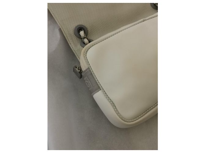 Chanel Borsa Flap in tessuto bianco con camelia Rosso - vista 6