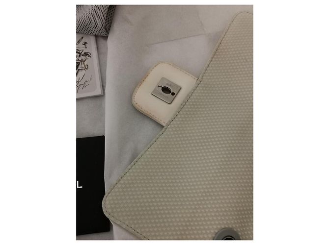 Chanel Borsa Flap in tessuto bianco con camelia Rosso - vista 7