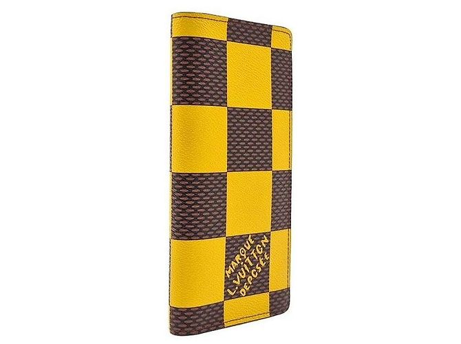 Louis Vuitton Cartera Damier Pop Braza Amarillo - vista 3