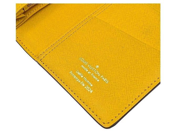 Louis Vuitton Cartera Damier Pop Braza Amarillo - vista 6