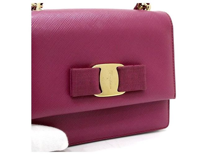 Salvatore Ferragamo Mini borsa a tracolla con patta e catena - vista 8