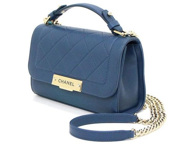 Chanel Pequena bolsa de alça Label Click em couro de bezerro azul-marinho com corrente dourada e transversal - vista 2