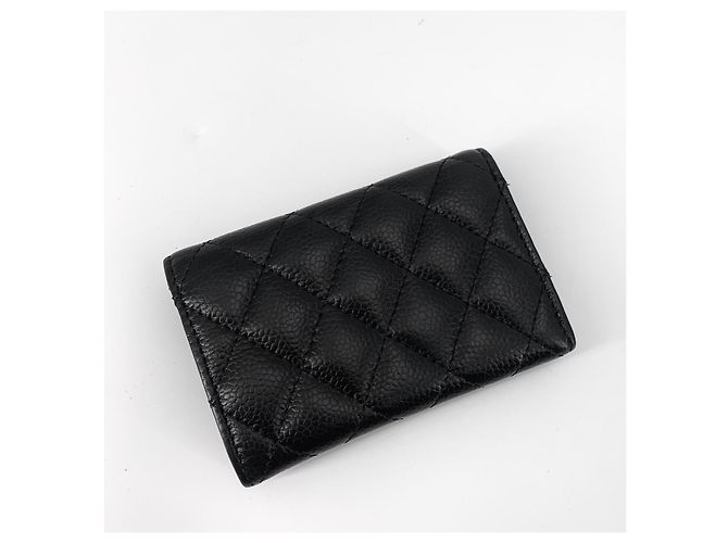 Chanel Tarjetero Classic Caviar Gold Flap Negro - vista 3
