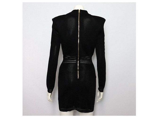 Balmain Schwarzes Strickkleid mit langen Ärmeln und goldenen Knöpfen - Ansicht 4