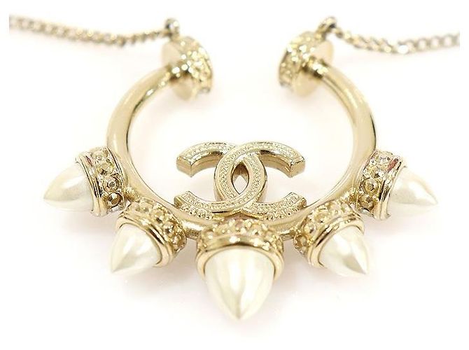 Chanel Lange Halskette aus goldfarbenem Metall mit CC-Logo und Perlen Golden - Ansicht 4