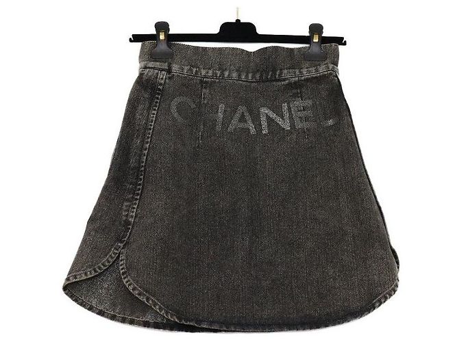 Chanel Gonna in denim con patch logo - view 4