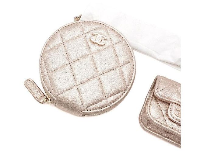 Chanel Custodia per AirPods e portafoglio con logo CC dorato Bianco - vista 2