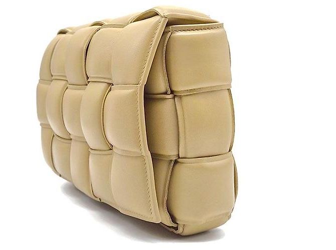 Bottega Veneta Bolsa Cassette Acolchoada Marrom - vista 2