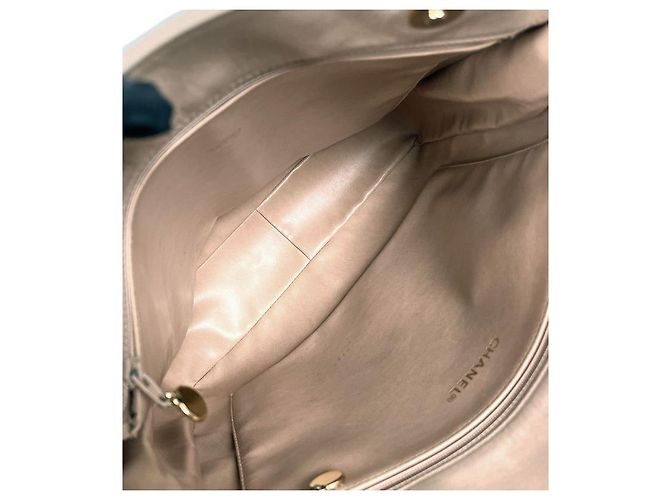 Chanel Borsa a tracolla Big CC in agnello beige Marrone - vista 8