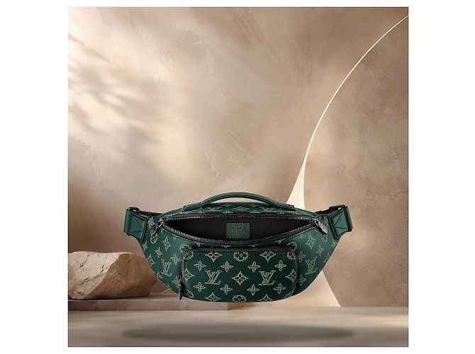 Bumbag Louis Vuitton Marsupio Rush in Forest Green Verde - vista 4