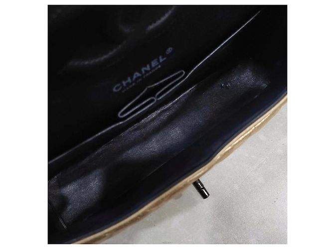 Chanel Classic Medium Flap Bag Metallic Gold Series Golden - view 8